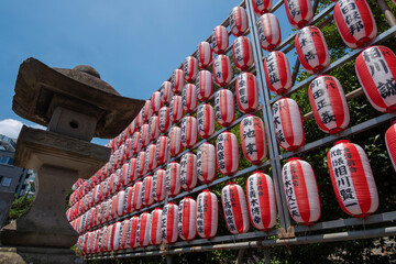 神社に飾られた提灯
