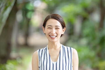 女性