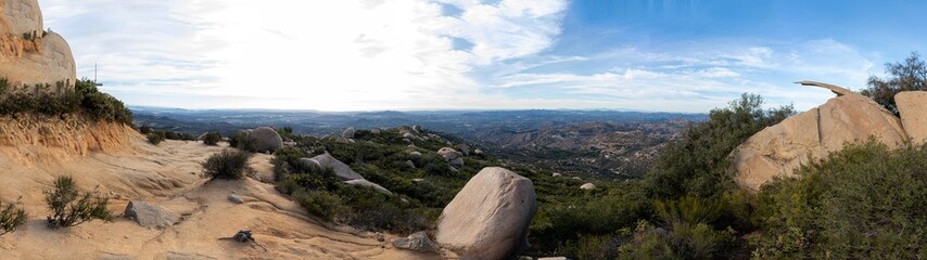 Fototapeta na wymiar Potatoship Rock Panorama In California