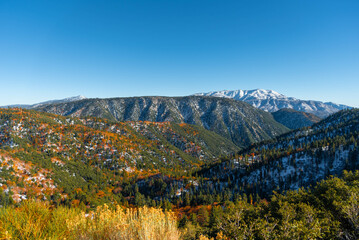 Naklejka premium Bigbear Moutain In California Snow Hiking