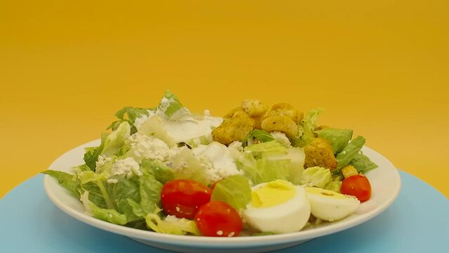 salad with chicken and vegetables