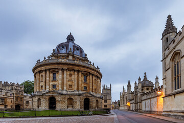 Fototapeta na wymiar The Radcliffe Camera in Oxford with no people, early in the morning on a cloudy day.