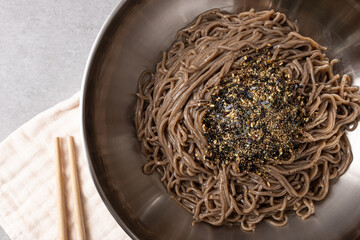 Perilla oil buckwheat noodles seasoned with perilla oil