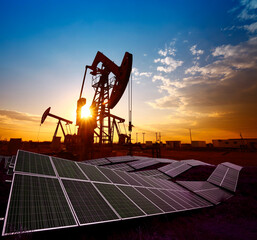 Oil pump with solar panels