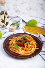 Pasta with minced chicken and stir-fry vegetables. Chicken spaghetti pasta