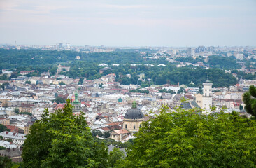 Fototapeta na wymiar Picturesque landscape of the old town in the center of Lviv from High Castle Hill. Ukraine