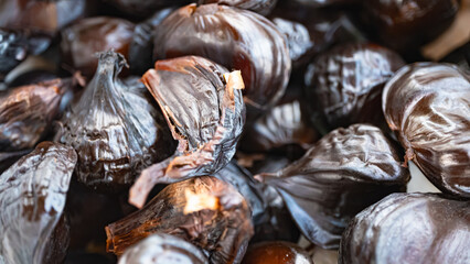 作りたての黒ニンニク