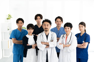 Obraz premium 複数の日本人医療関係者