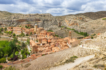 Fototapeta na wymiar Historic town and the surrounding landscape of Albarracin, Spain