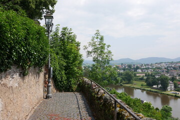 Weg an der Burg in Saarburg