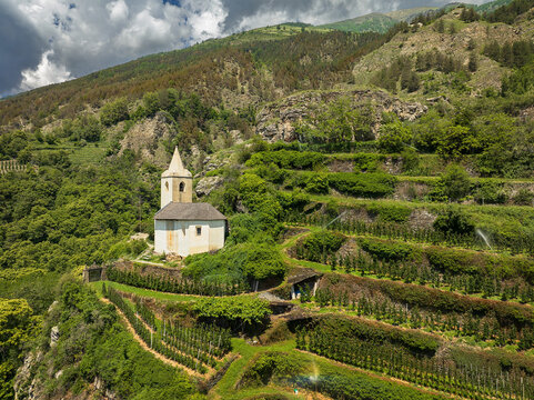 St. &Auml;gidius-Kirche am Vinschger Sonnenberg oberhalb Schlanders
