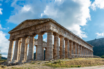 Fototapeta na wymiar The Doric temple of Segesta, Sicily, Italy