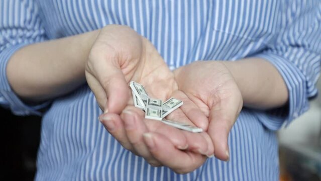 inflation, small dollars in hand, decrease in income, rising prices, financial crisis