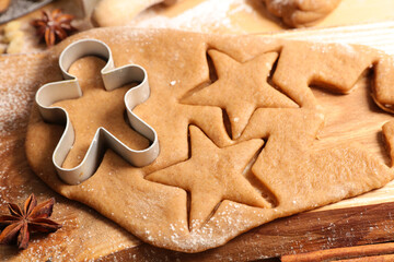 baking christmas cookies- traditional christmas gingerbread cookies
