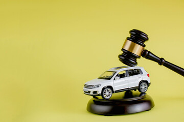 The judge decides the dispute of confiscation of cars, cars on bail. Concept of lawyer services,...