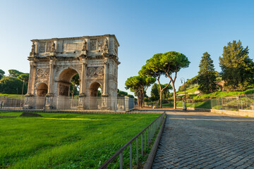 Fototapeta na wymiar The Arch of Constantine at sunrise in Rome, Italy