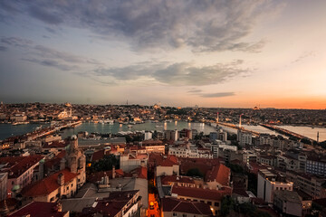 Fototapeta na wymiar a scenic sunset view of the old city of Istanbul from the Galata Tower