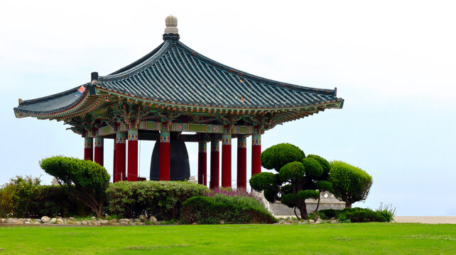 San Pedro (Los Angeles), California: Korean Friendship Bell located in Angels Gate Park, San Pedro district of Los Angeles