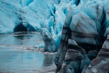 Fototapeta premium Stunning shot of Iceland's Reykjavik, showcasing the icy beauty and wild nature of the region