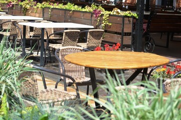 table and chairs
