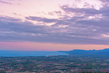 Ermita de Santa Lucía y San Benito situada en Alcalá de Xivert en dirección Alcocébre