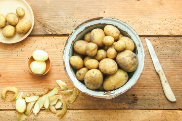 frische junge Kartoffeln essen Salzkartoffeln
