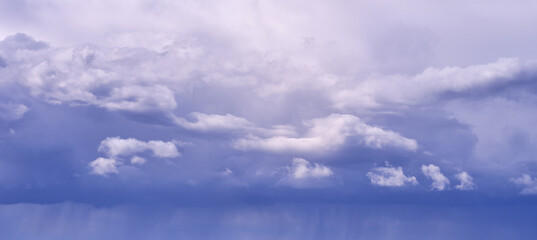 Wolke mit blauen Himmel