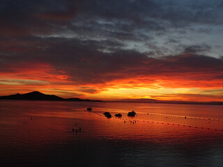Una bonita puesta de sol en La Manga, Cartagena (España) © Pablirous