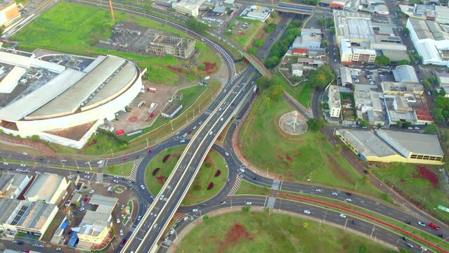 Viaduto da Avenida Dez de Dezembro em Londrina no Paran&aacute; 