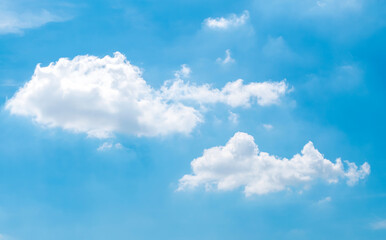 Obraz premium Blue sky with cloud background