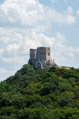 Fototapeta na wymiar Castle of Csesznek in Hungary
