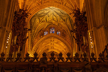 Interior de la catedral de Sevilla - obrazy, fototapety, plakaty
