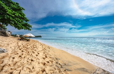 Idyllic beach scene of Balangan beach, beautiful shore of Indian ocean at Bali, Indonesia © Sahaj Jaiswal/Wirestock Creators