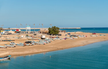 Obraz premium Bay of the Sur city with traditional boats, Sultanate of Oman in the Middle East.