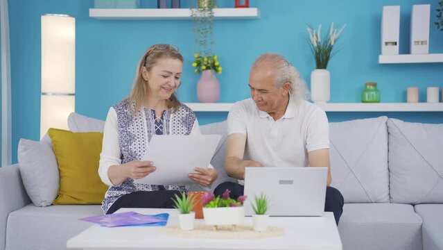 Adamın işine kadın yardım eder