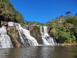Fototapeta na wymiar Beatifull waterfall