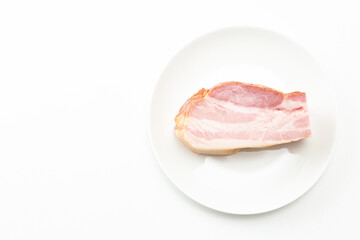 白背景にブロックベーコン 