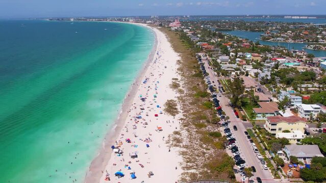 Florida Beaches. Beautiful seascape. St Pete Beach Florida. Ocean beach, Hotels and Resorts. Turquoise color of salt water. Gulf of Mexico. St Petersburg or Clearwater Florida. Summer vacation