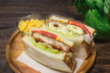 自家製チキンフライサンド