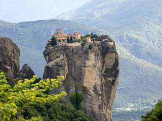 Fototapeta na wymiar Meteora is a rock formation in , Greece. It is one of the largest and most steeply built complexes of Eastern Orthodox monasteries. Meteora is included in the UNESCO list.