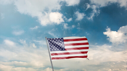 mavi gök yüzü arka planında amerika bayrağı Translation: flag of america on blue sky background