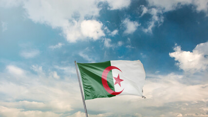 mavi gök yüzü arka planında cezayir bayrağı Translation: flag of algeria on blue sky background