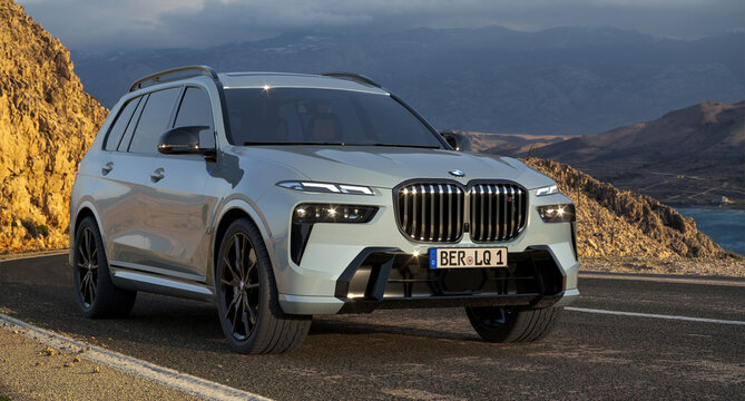 New Luxury BMW X7 facelift