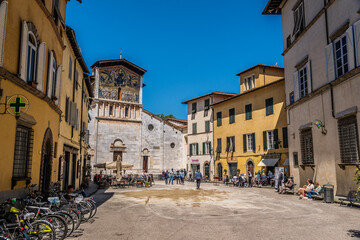 Fototapeta na wymiar Basilica of San Frediano in Lucca Italy