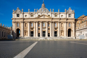 Fototapeta na wymiar St.Peter 's Square with Saint Peter's Basilica, Vatican, Rome, Italy