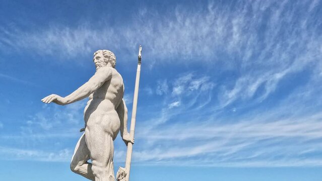 Panoramic view of the statue of Neptune