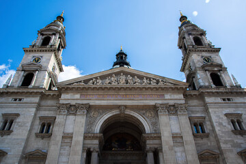 Fototapeta na wymiar saint cathedral city