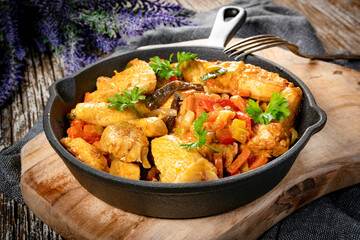 Fried chicken with vegetables.