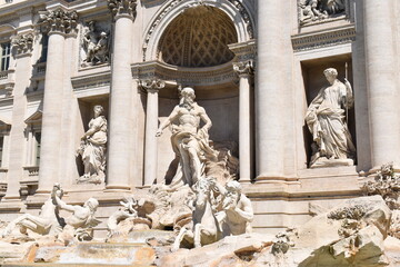 trevi fountain