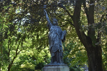 statue of liberty - paris